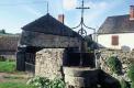 Marigny-l'Eglise - Huis Bargeot - puits à margelle circulaire