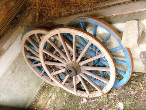 Lot De 2 Roues De Charette Anciennes En Tôle 8,7 Cm – Véritable, Fabrication Française